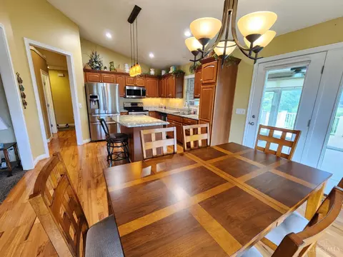 Dining - 5984 W Fork Rd, Cincinnati, OH 45247 photo 1 of 2