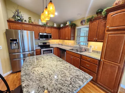 Kitchen - 5984 W Fork Rd, Cincinnati, OH 45247 photo 2 of 4