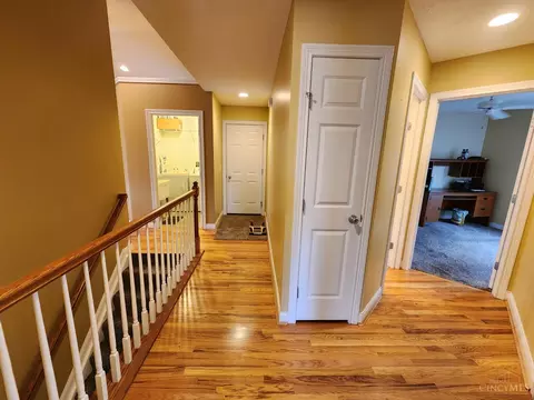 Entry Way - 5984 W Fork Rd, Cincinnati, OH 45247 photo 2 of 2