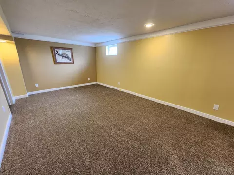 Living - 5984 W Fork Rd, Cincinnati, OH 45247 photo 5 of 6