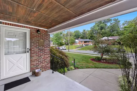 3055 Westbrook Dr, Cincinnati, OH 45238 photo 3