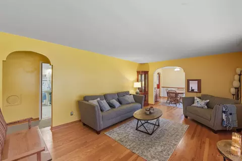 3055 Westbrook Dr, Cincinnati, OH 45238 photo 4