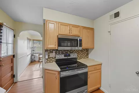 3055 Westbrook Dr, Cincinnati, OH 45238 photo 13