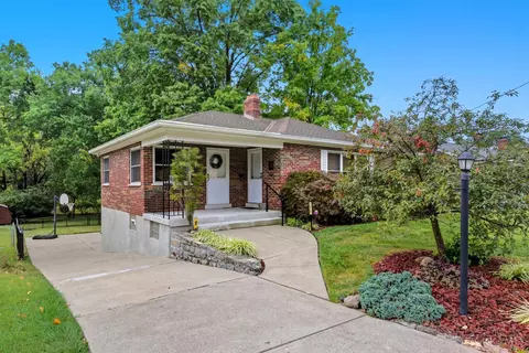 3055 Westbrook Dr, Cincinnati, OH 45238 photo 2