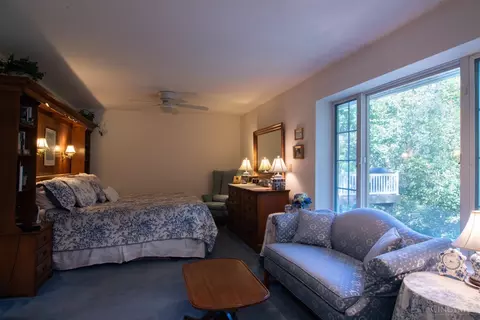 Bedroom - 2000 Beech Grove Dr, Cincinnati, OH 45233 photo 2 of 4