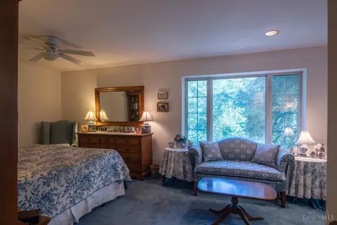 Bedroom - 2000 Beech Grove Dr, Cincinnati, OH 45233 photo 3 of 4