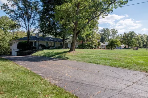Exterior - 2000 Beech Grove Dr, Cincinnati, OH 45233 photo 3 of 15