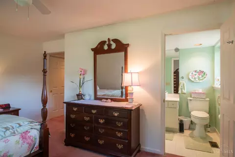 Bedroom - 2000 Beech Grove Dr, Cincinnati, OH 45233 photo 1 of 4