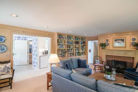 Living - 2000 Beech Grove Dr, Cincinnati, OH 45233 photo 8 of 11