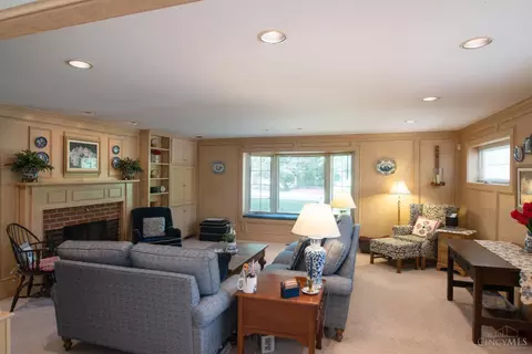 Living - 2000 Beech Grove Dr, Cincinnati, OH 45233 photo 9 of 11