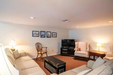 Living - 2000 Beech Grove Dr, Cincinnati, OH 45233 photo 11 of 11