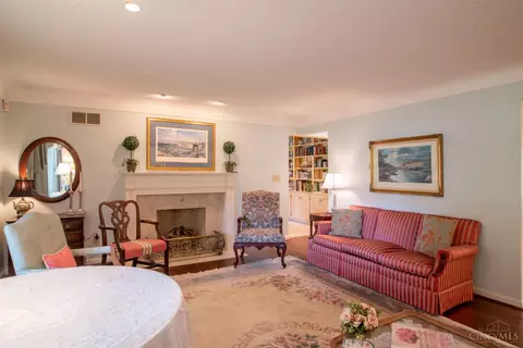 Living - 2000 Beech Grove Dr, Cincinnati, OH 45233 photo 2 of 11