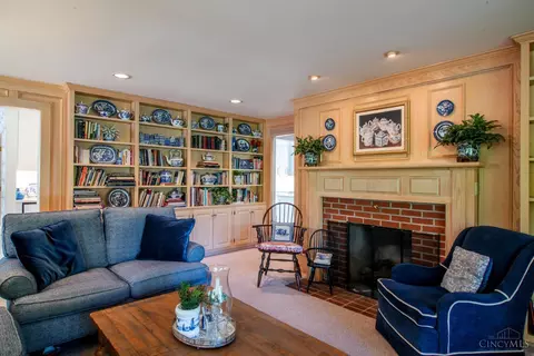 Living - 2000 Beech Grove Dr, Cincinnati, OH 45233 photo 6 of 11