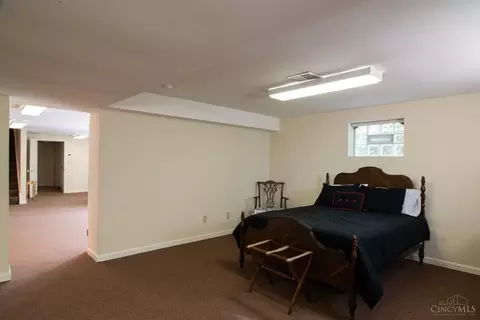 Bedroom - 2000 Beech Grove Dr, Cincinnati, OH 45233 photo 4 of 4