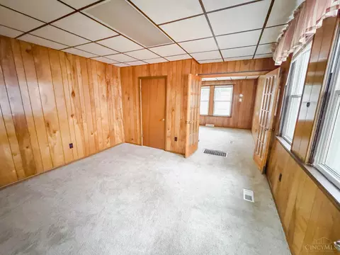Living - 3815 Watterson Rd, Fairfax, OH 45227 photo 3 of 3