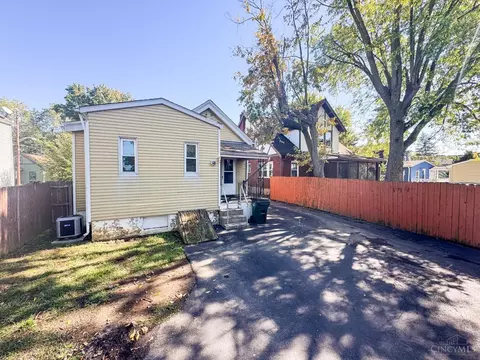 Exterior - 3815 Watterson Rd, Fairfax, OH 45227 photo 1 of 2