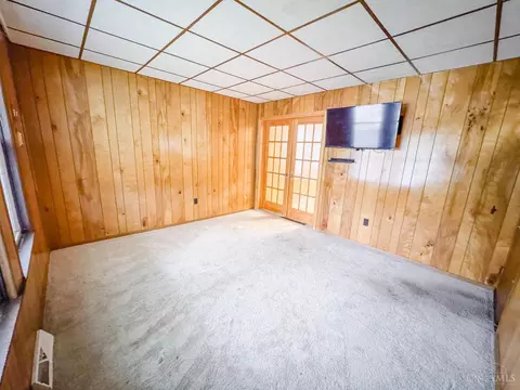 Living - 3815 Watterson Rd, Fairfax, OH 45227 photo 2 of 3