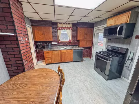 Kitchen - 3815 Watterson Rd, Fairfax, OH 45227 photo 1 of 2