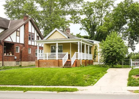 3815 Watterson Rd, Fairfax, OH 45227