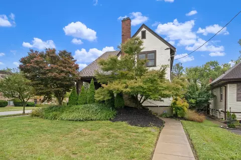 6244 Montgomery Rd, Cincinnati, OH 45213
