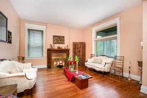 Living - 3556 Mooney Ave, Cincinnati, OH 45208 photo 1 of 1