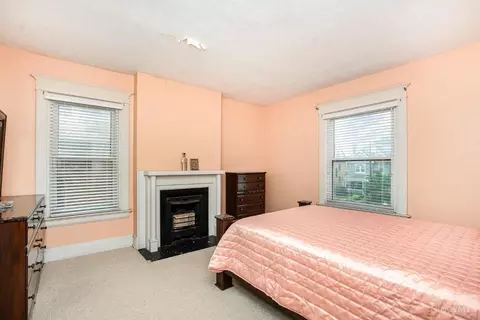 Bedroom - 3556 Mooney Ave, Cincinnati, OH 45208 photo 2 of 3