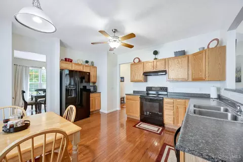 2348 Oaktree Pl, Cincinnati, OH 45238 photo 10