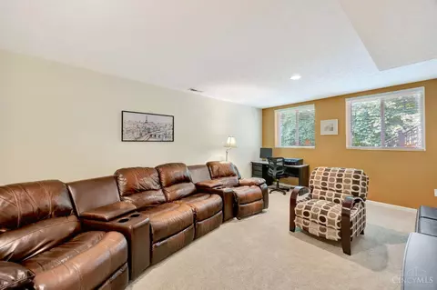 2348 Oaktree Pl, Cincinnati, OH 45238 photo 19