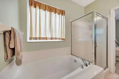 2348 Oaktree Pl, Cincinnati, OH 45238 photo 24