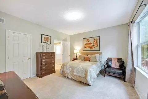 2348 Oaktree Pl, Cincinnati, OH 45238 photo 21