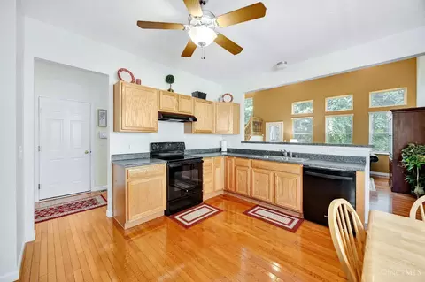 2348 Oaktree Pl, Cincinnati, OH 45238 photo 8