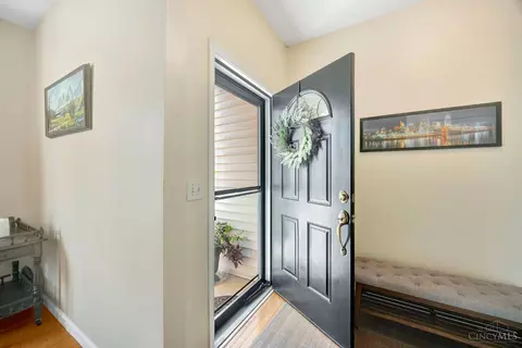 2348 Oaktree Pl, Cincinnati, OH 45238 photo 3