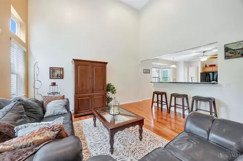 2348 Oaktree Pl, Cincinnati, OH 45238 photo 14