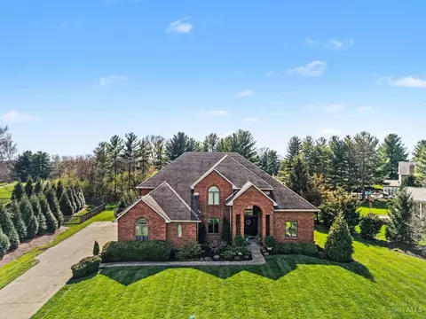 933 Country Club Dr, Cincinnati, OH 45245
