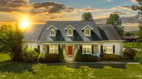 859 Valley Vista Dr, Manchester, OH 45144