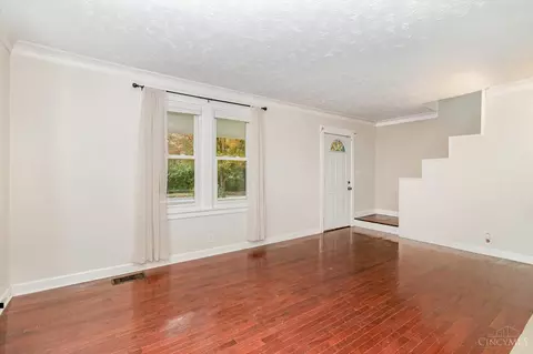 6520 Roe St, Cincinnati, OH 45227 photo 3