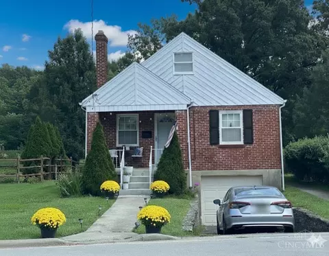 958 Summit Ave, Glendale, OH 45246