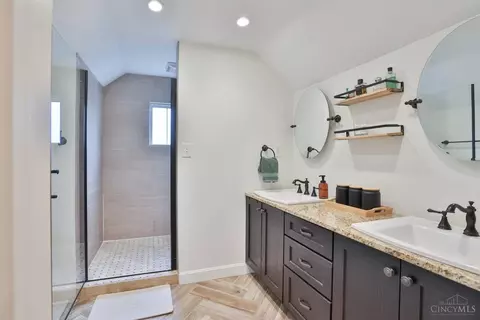Bath - 6908 Windward St, Cincinnati, OH 45227 photo 2 of 2