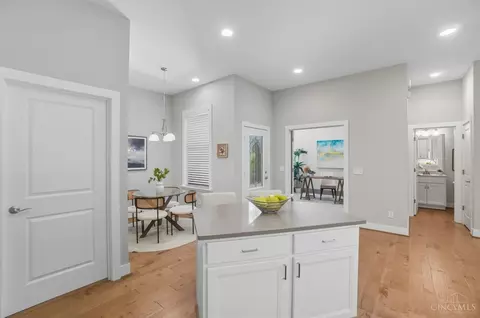5895 Springview Cir, Mason, OH 45040 photo 9