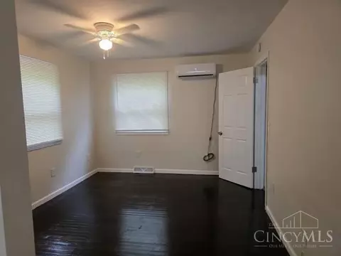 116 Clinton Springs Ave, Cincinnati, OH 45217 photo 6