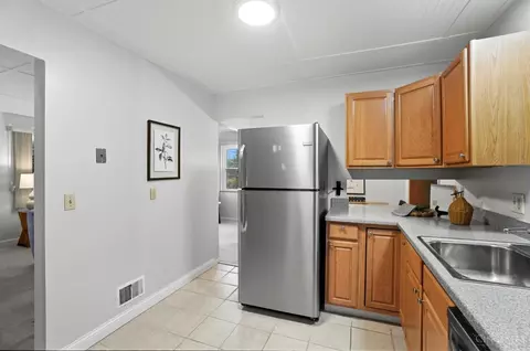 Kitchen - 8584 Mockingbird Ln, Cincinnati, OH 45231 photo 4 of 4