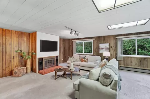 Living - 8584 Mockingbird Ln, Cincinnati, OH 45231 photo 4 of 7