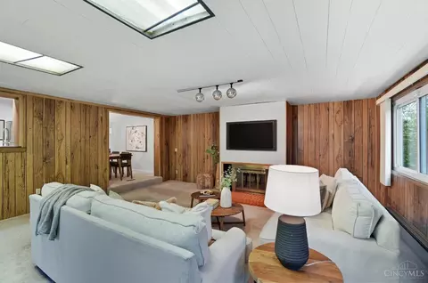 Living - 8584 Mockingbird Ln, Cincinnati, OH 45231 photo 5 of 7