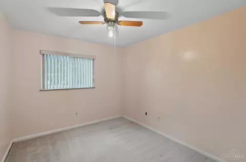 Bedroom - 8584 Mockingbird Ln, Cincinnati, OH 45231 photo 3 of 6