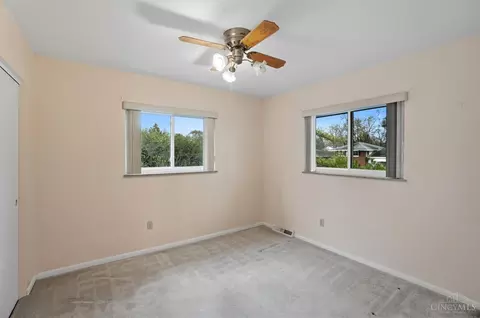 Bedroom - 8584 Mockingbird Ln, Cincinnati, OH 45231 photo 5 of 6