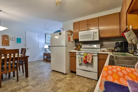 Kitchen - 5643 Red Cedar Dr, Cincinnati, OH 45224 photo 2 of 2