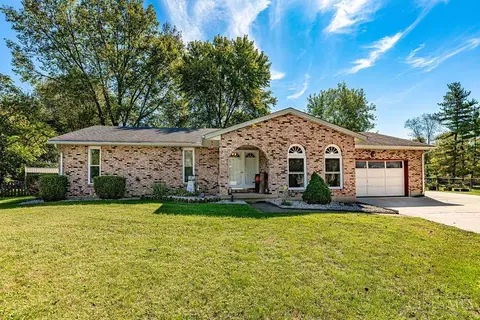 2856 Long Pine Ct, Hamilton, OH 45011