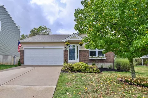 125 Regatta Dr, New Richmond, OH 45157
