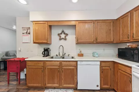 Kitchen - 331 Spring Grove Dr, Georgetown, OH 45121 photo 3 of 4
