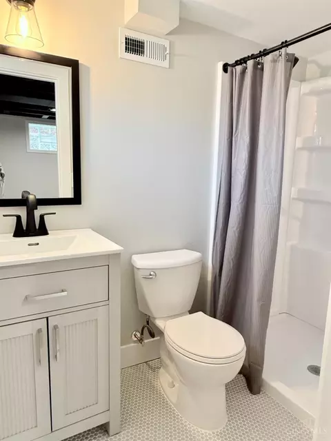 Bath - 3925 Limerick Ave, Cincinnati, OH 45236 photo 4 of 4